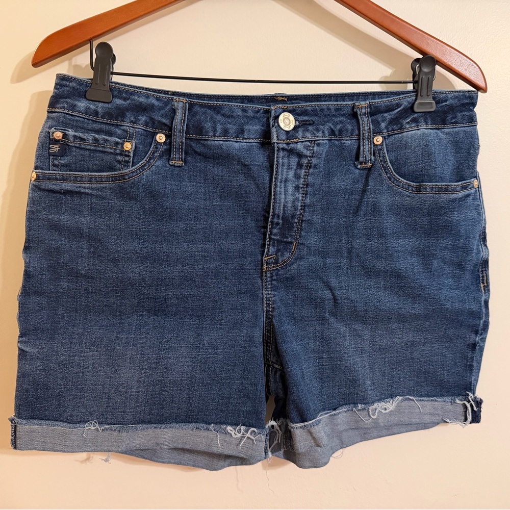 Seven7 Dark Blue Jean Shorts size 12 fits more like size 14